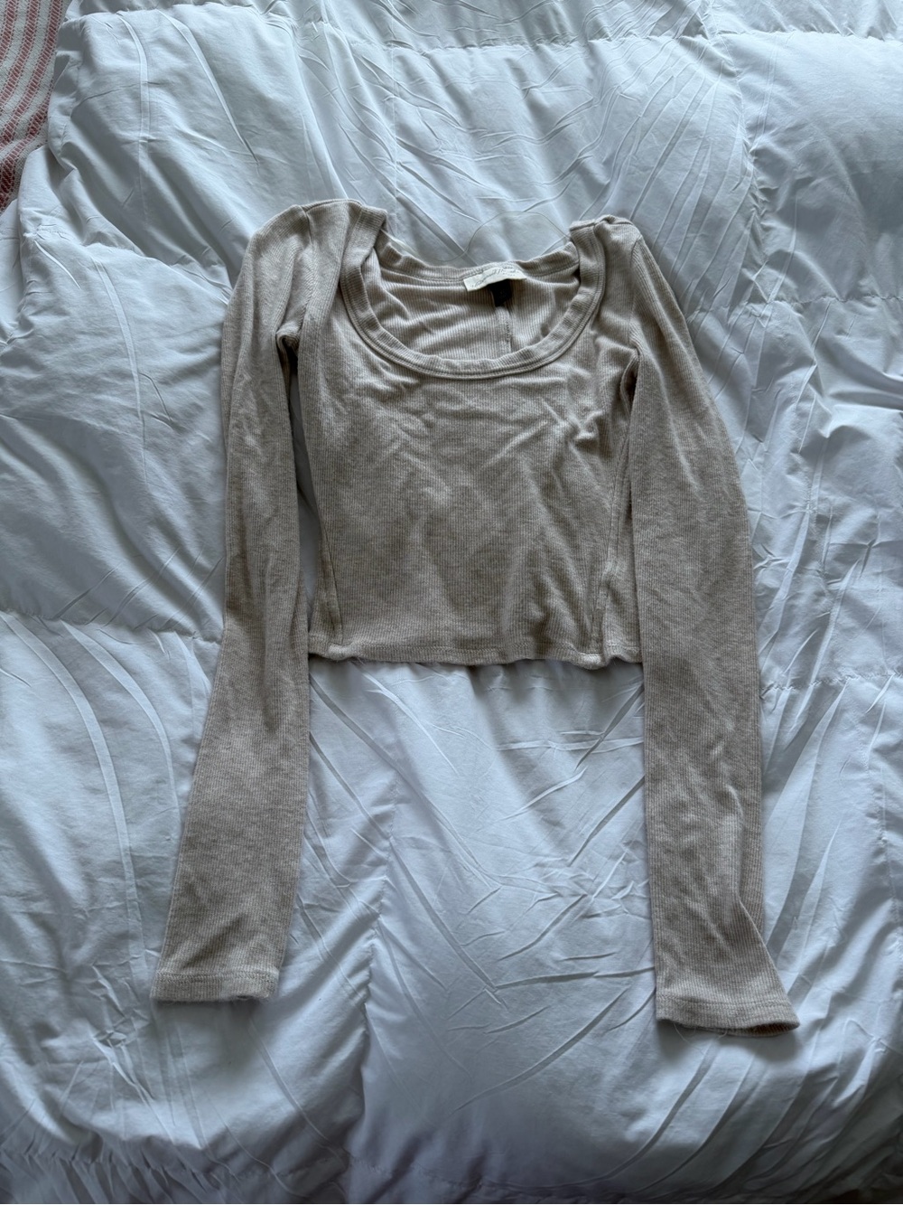 Universal Thread Beige Long-Sleeve Scoop Neck Crop Top